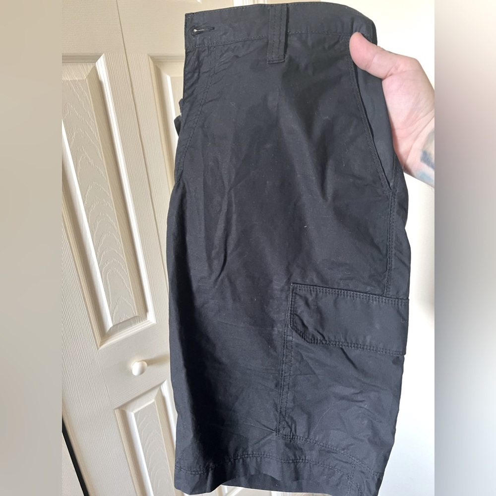 Black Kenneth Cole Mens Cargo Shorts Size 33